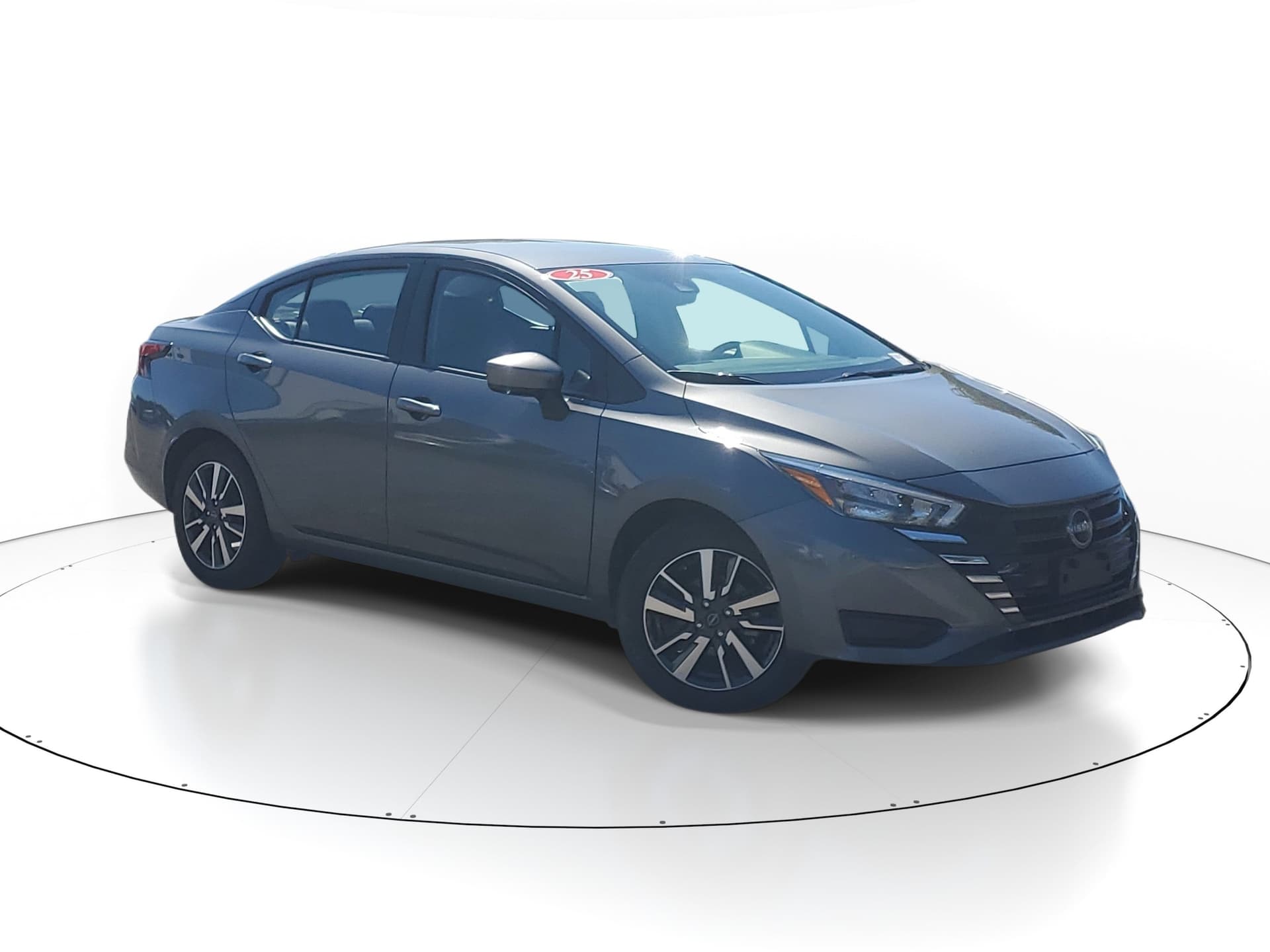 2025 Nissan Versa Base — photo 1 of 30