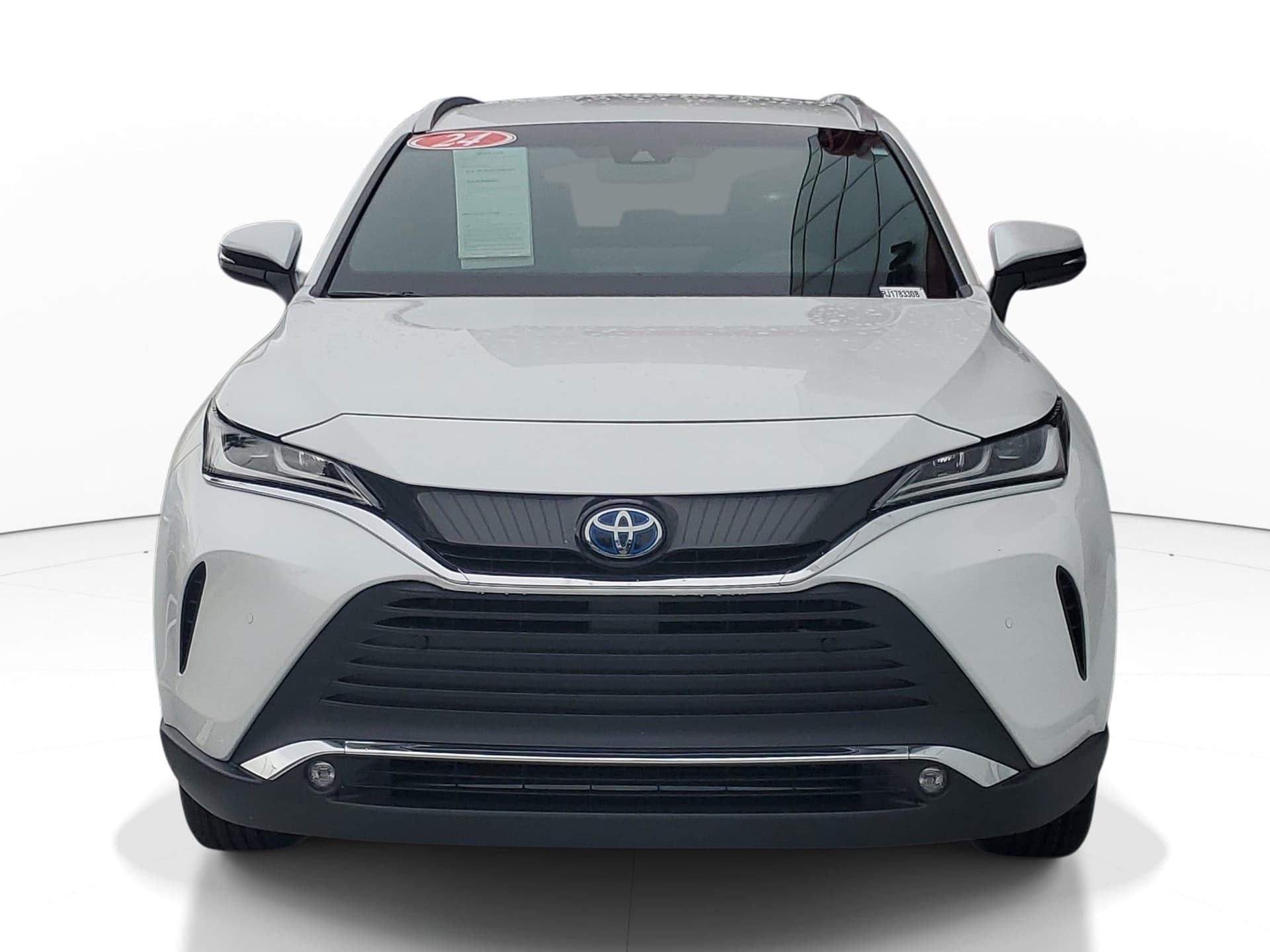 2024 Toyota Venza XLE — photo 1 of 11