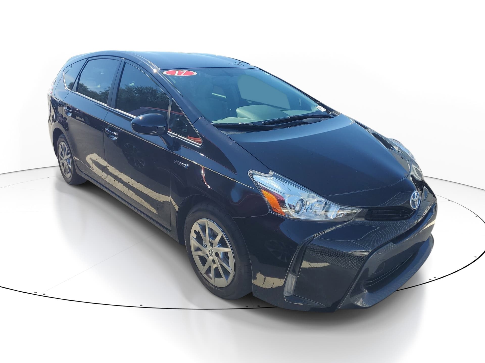 2017 Toyota Prius v Two — photo 1 of 10