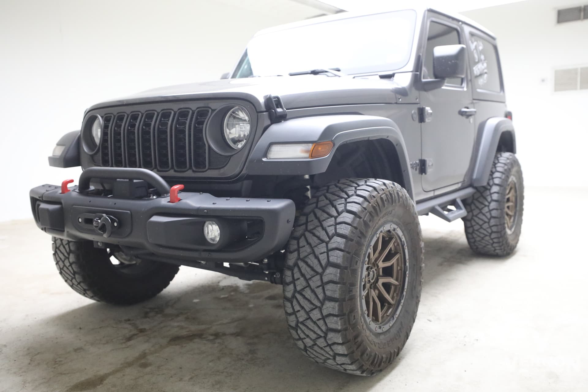 2025 Jeep Wrangler Sport — photo 1 of 14