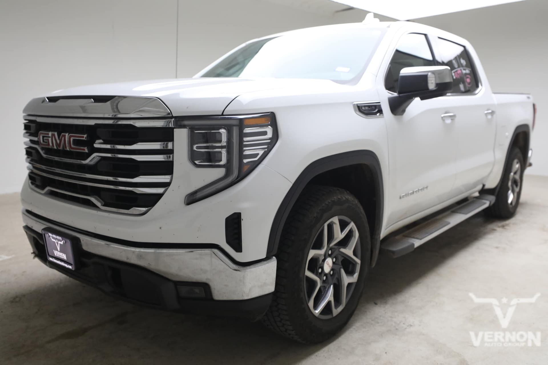 2024 GMC Sierra 1500 SLT — photo 1 of 15