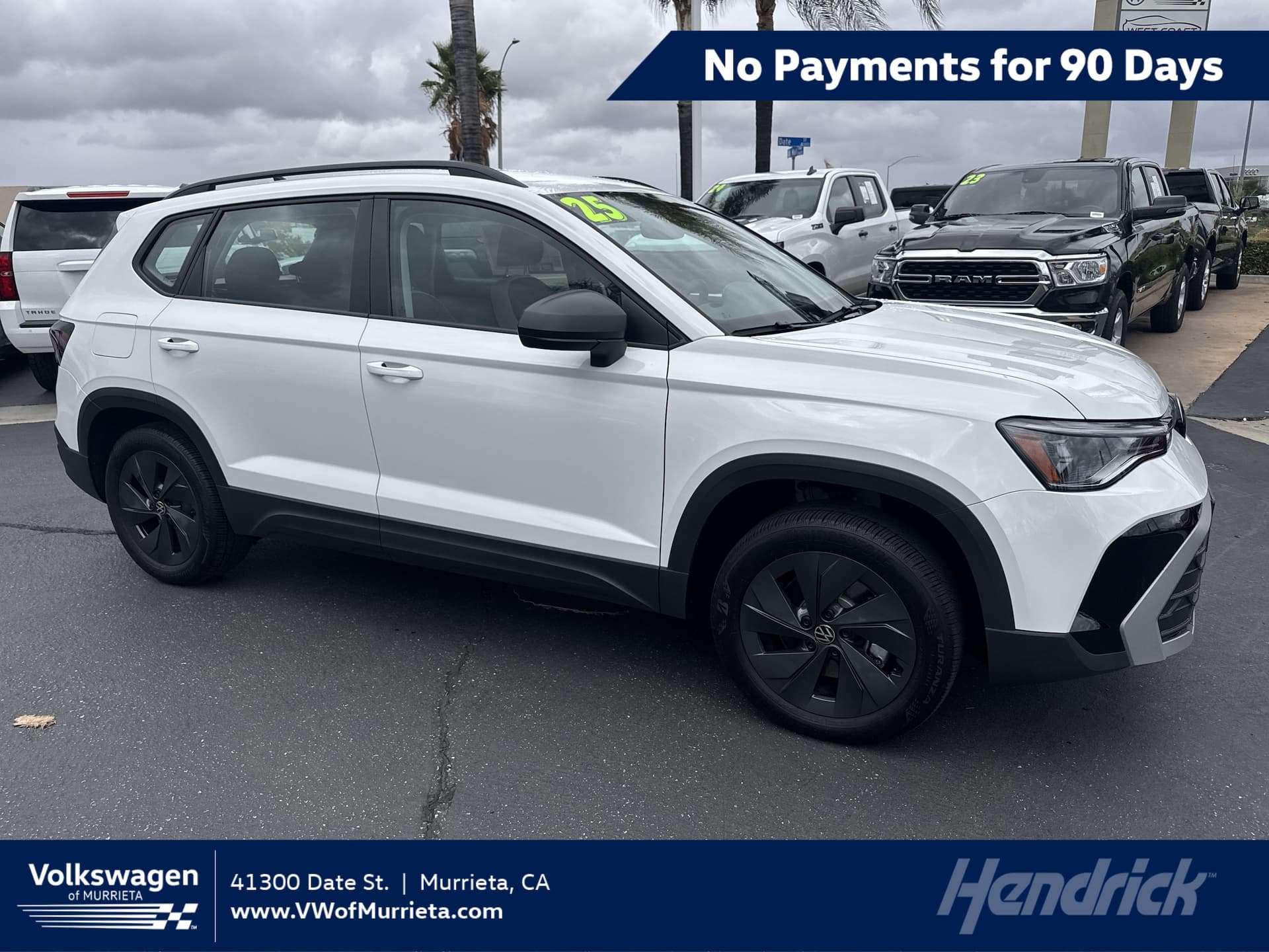 2025 Volkswagen Taos S — photo 1 of 36