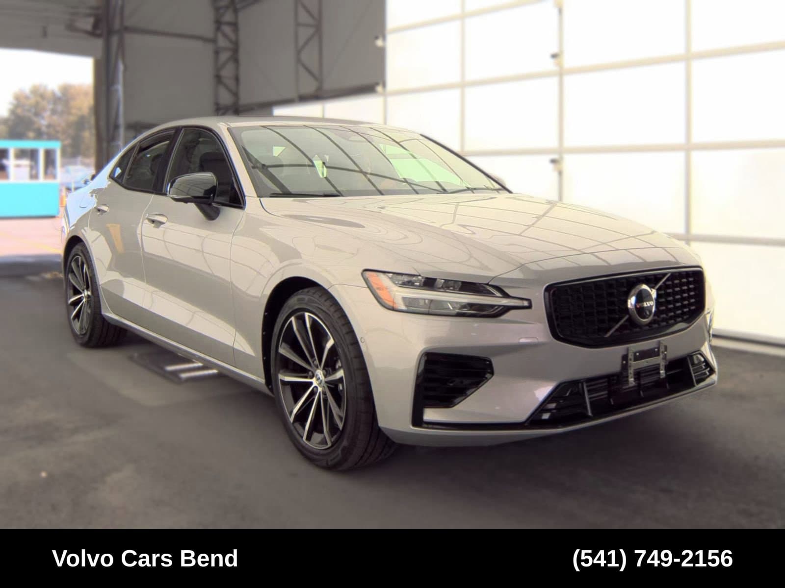 2023 Volvo S60 Recharge Plug-In Hybrid Base — photo 1 of 10