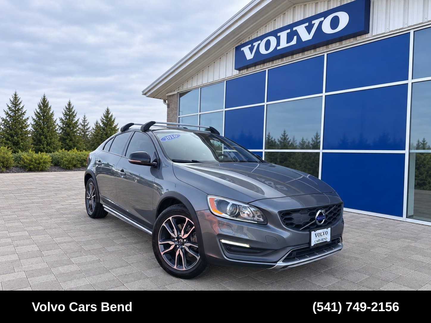 2016 Volvo S60 Cross Country T5 Platinum — photo 1 of 27