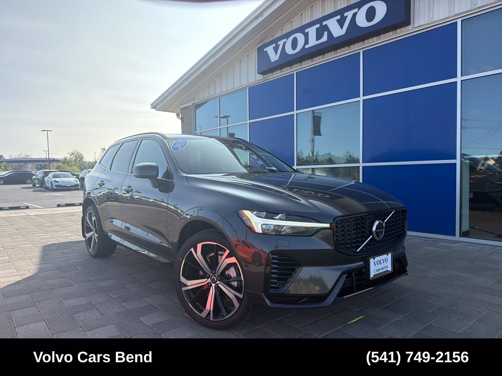 2025 Volvo XC60 Plug-In Hybrid Base — photo 1 of 27