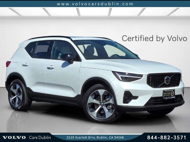 2026 Volvo XC40 Base — photo 1 of 27