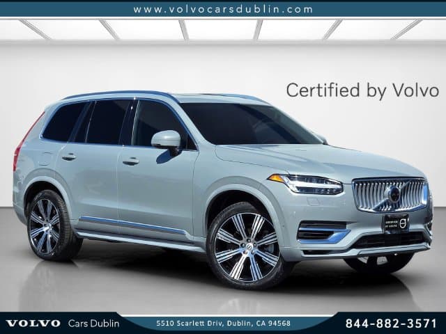 2025 Volvo XC90 Plug-In Hybrid Base — photo 1 of 33