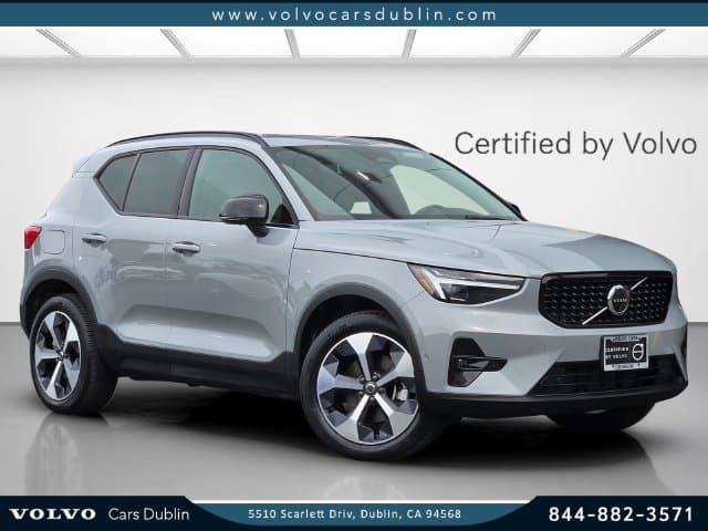 2026 Volvo XC40 Base — photo 1 of 27