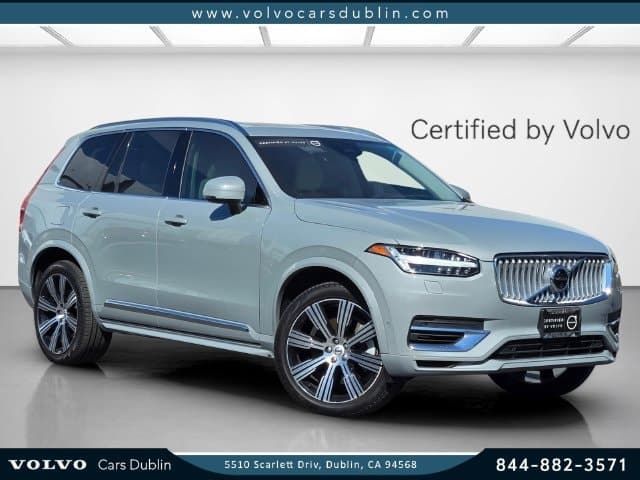 2025 Volvo XC90 Plug-In Hybrid Base — photo 1 of 28
