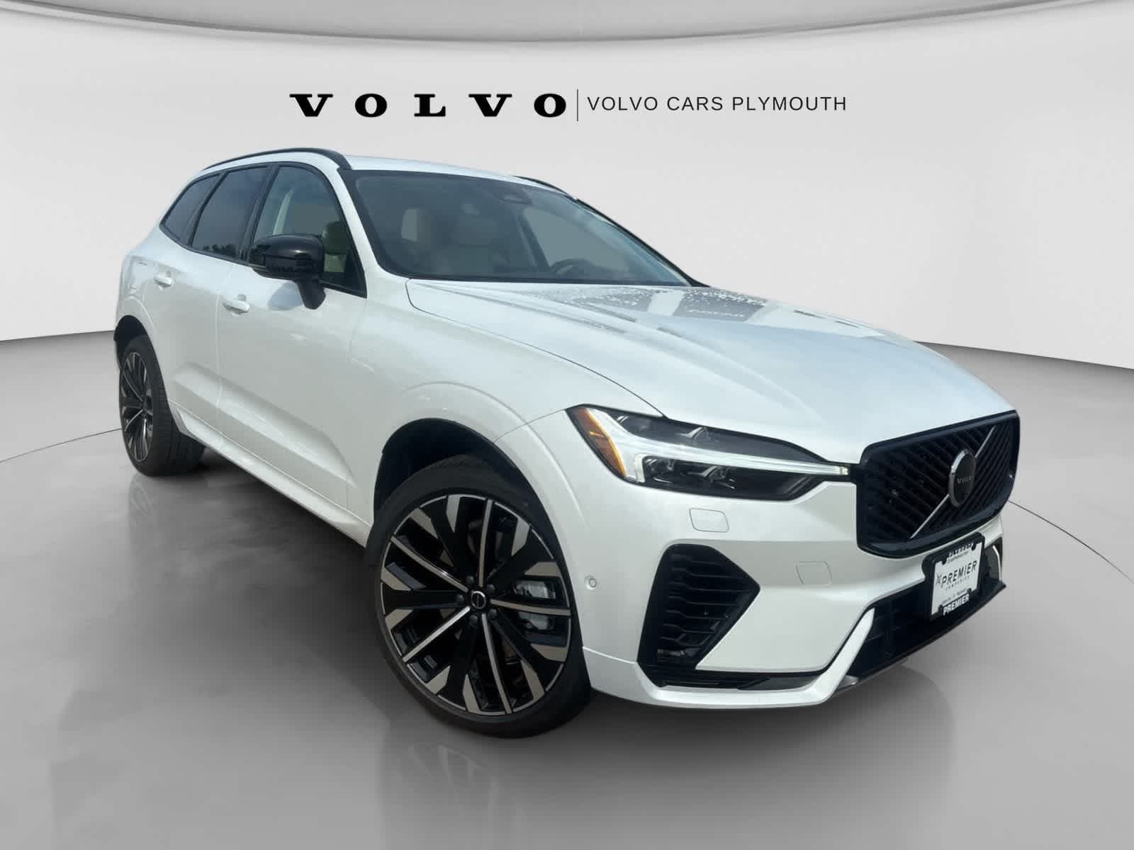 2026 Volvo XC60 Plug-In Hybrid Base — photo 1 of 35