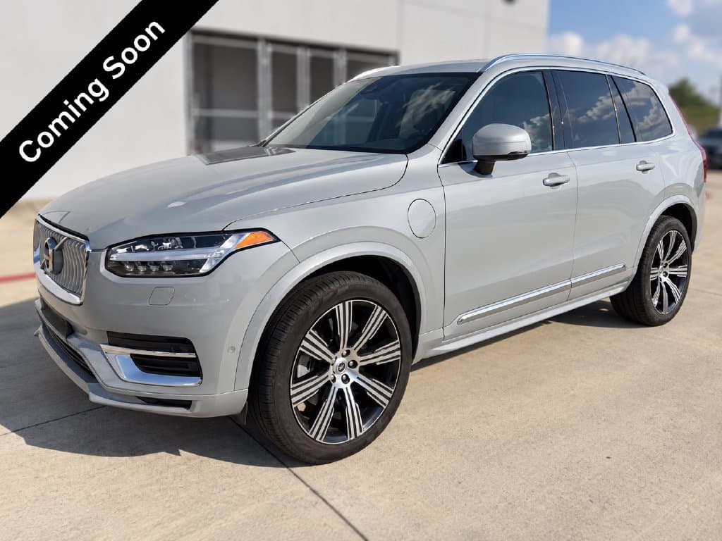 2025 Volvo XC90 Plug-In Hybrid Base — photo 1 of 11