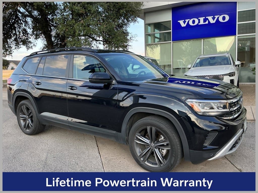 2023 Volkswagen Atlas 3.6L V6 SE w/Technology — photo 1 of 17