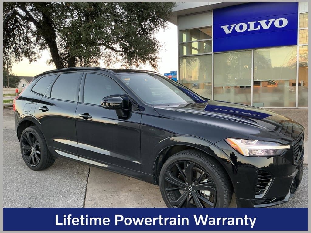2024 Volvo XC60 Recharge Plug-In Hybrid Ultimate Black Edition — photo 1 of 3