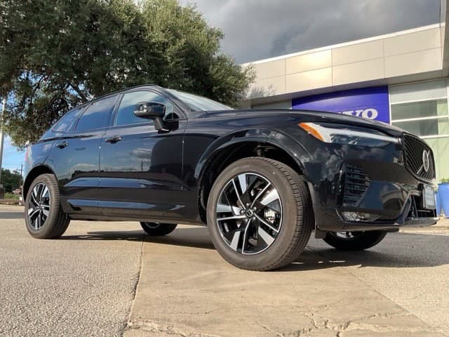 2026 Volvo XC60 Base — photo 1 of 23