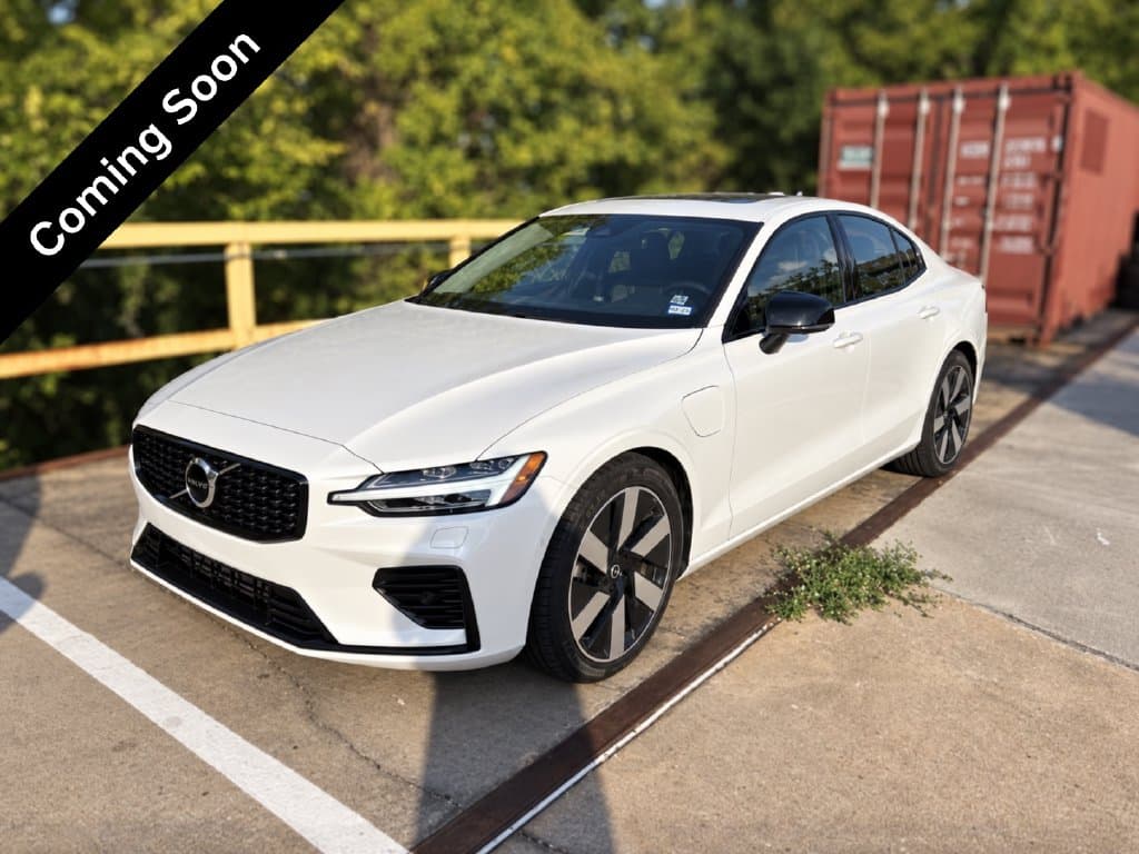 2024 Volvo S60 Recharge Plug-In Hybrid Base — photo 1 of 9