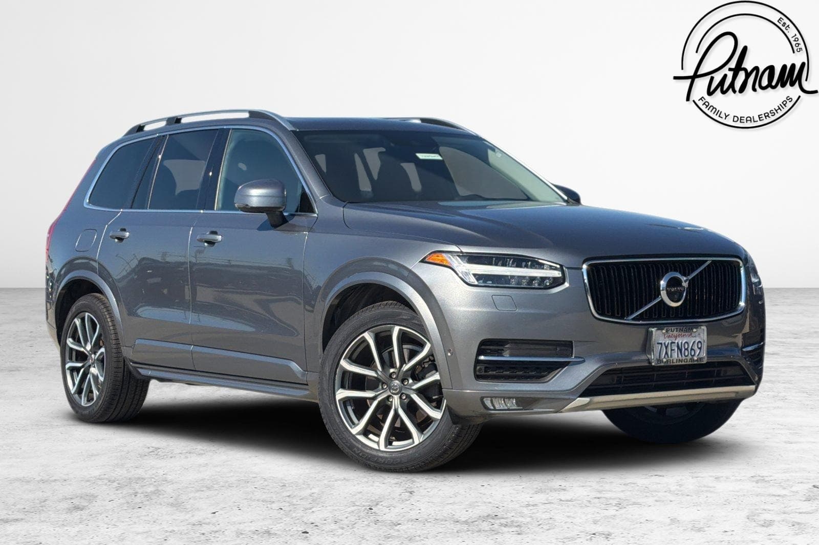 2017 Volvo XC90 Base — photo 1 of 34