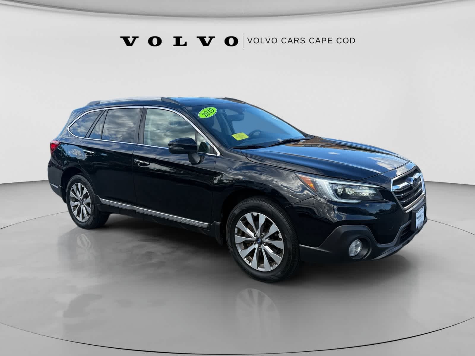 2019 Subaru Outback Base — photo 1 of 27