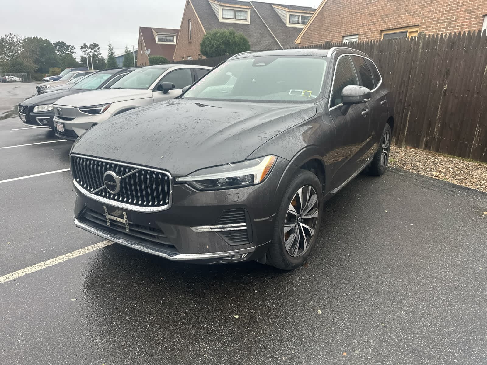 2023 Volvo XC60 Base — photo 1 of 2