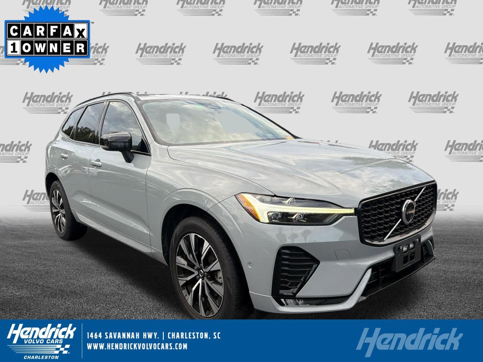 2024 Volvo XC60 Plus Dark Theme — photo 1 of 36