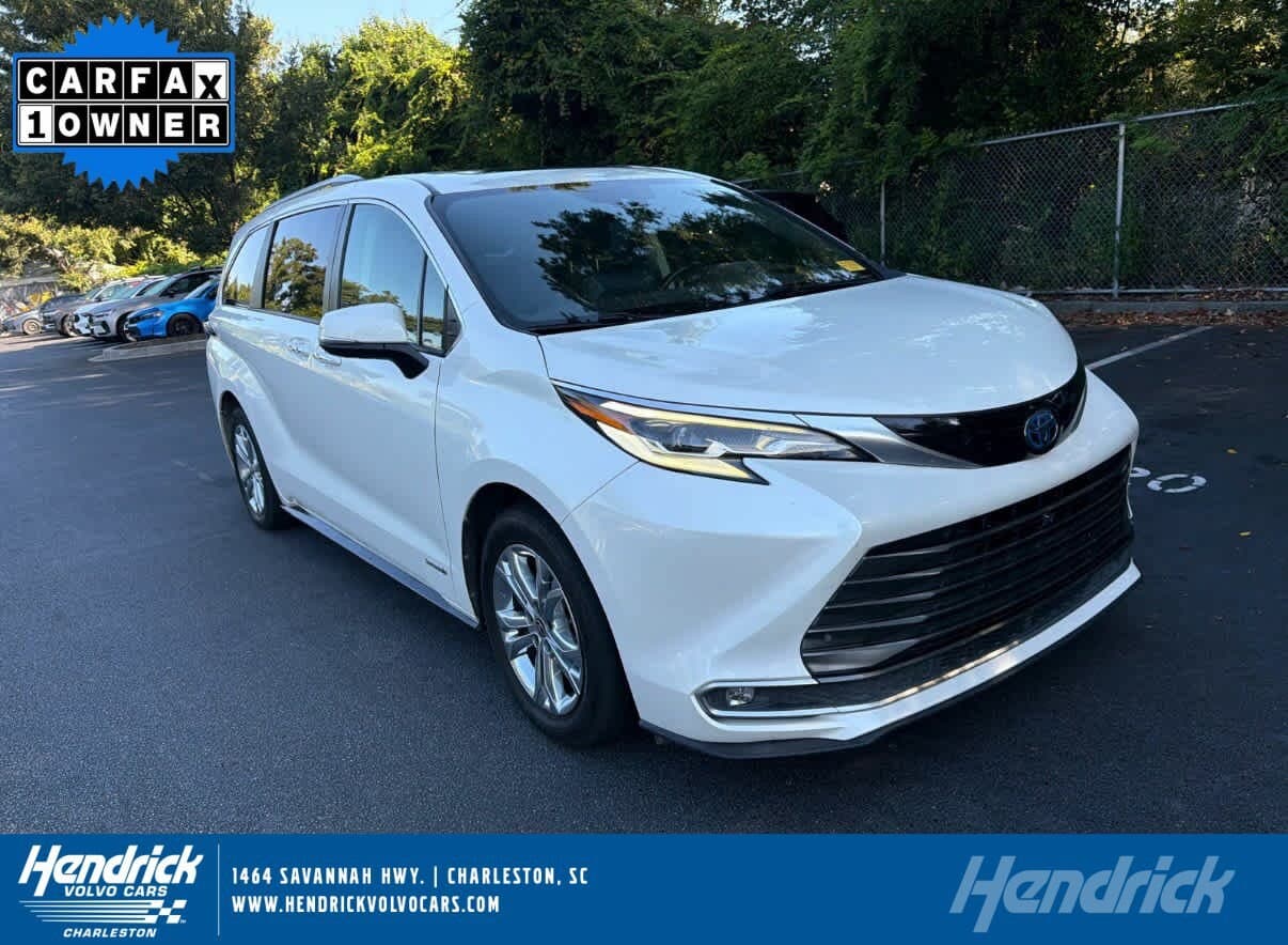 2021 Toyota Sienna Platinum — photo 1 of 36