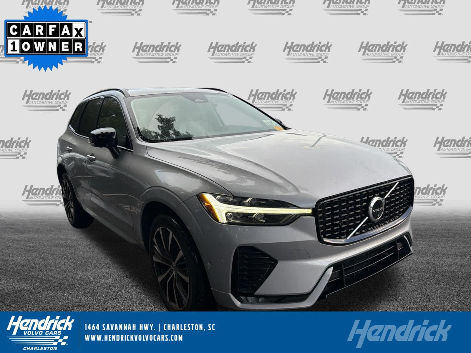 2024 Volvo XC60 Plus Dark Theme — photo 1 of 36