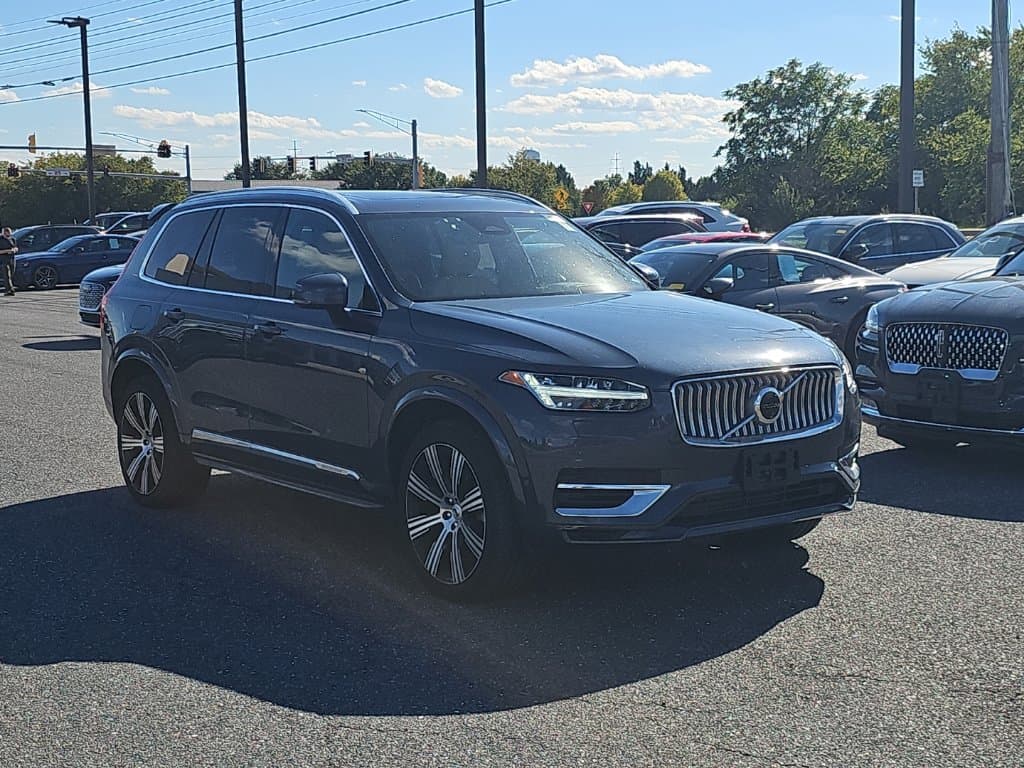 2024 Volvo XC90 Recharge Plug-In Hybrid Ultimate — photo 1 of 19