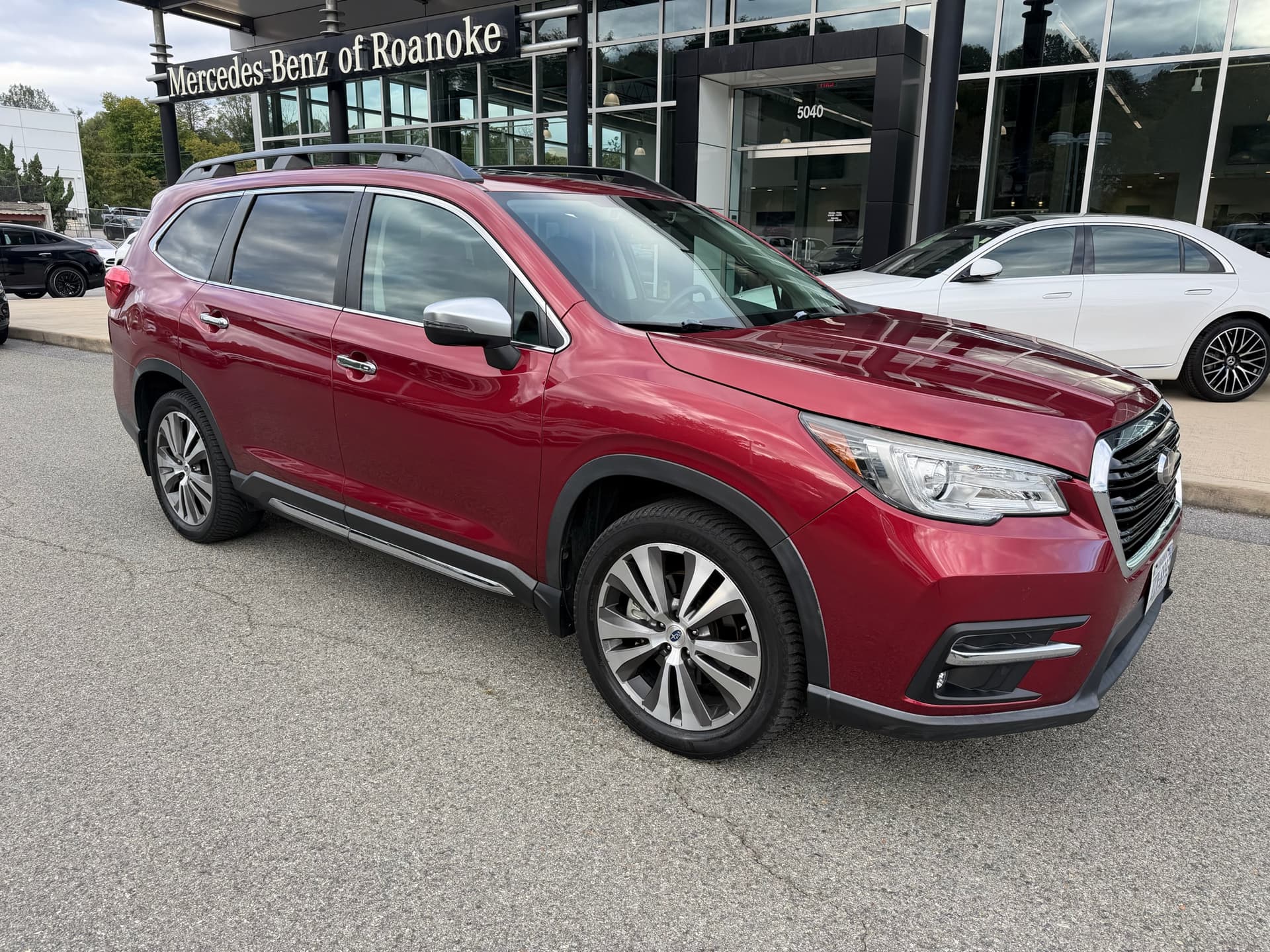 2020 Subaru Ascent Touring — photo 1 of 6