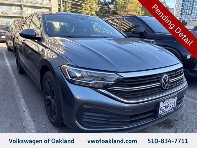 2023 Volkswagen Jetta Base — photo 1 of 8