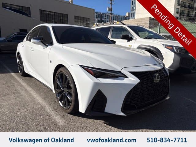 2022 Lexus IS Base — photo 1 of 8