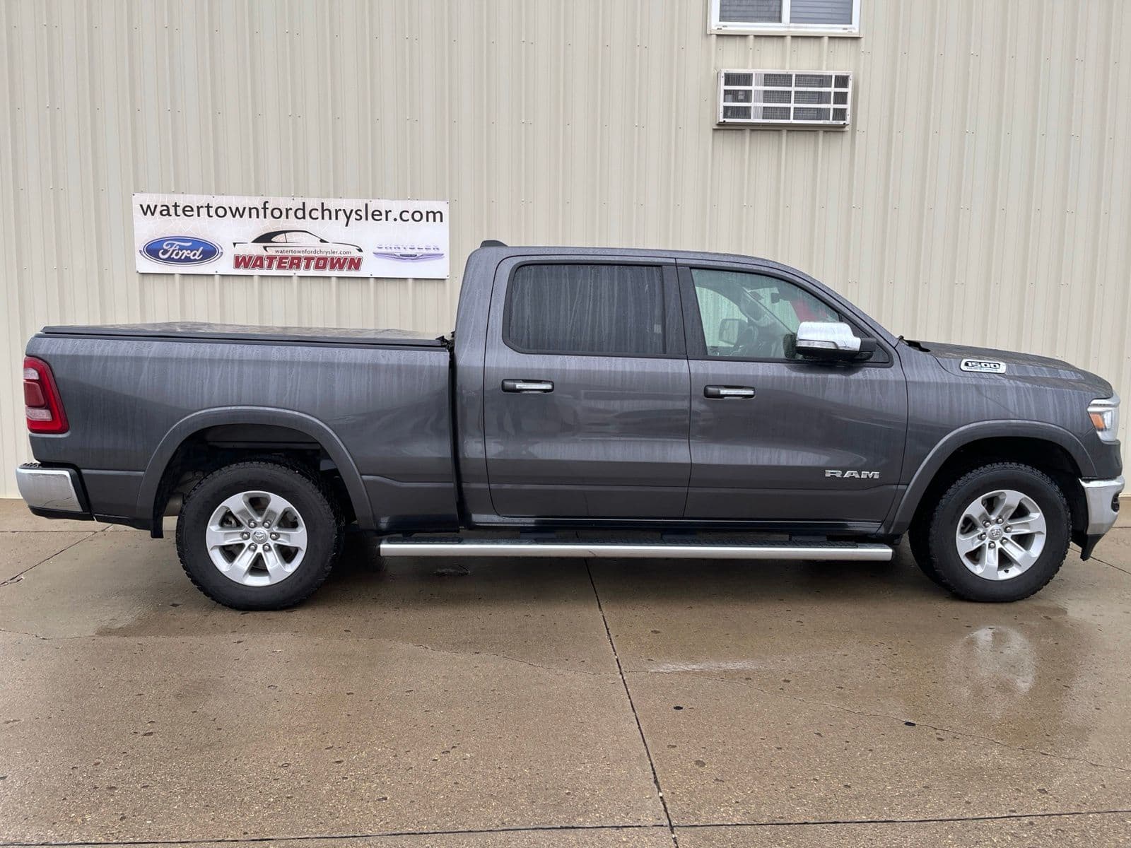 2022 RAM 1500 Laramie — photo 1 of 2