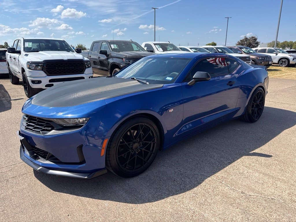 2019 Chevrolet Camaro 1LT — photo 1 of 10