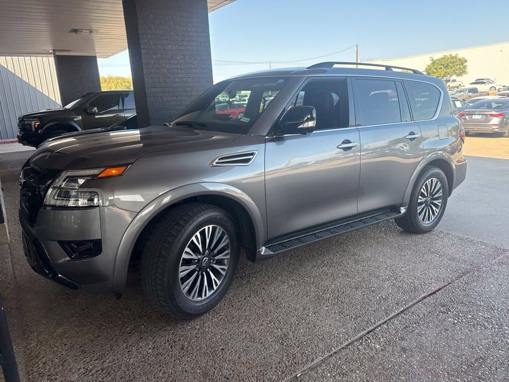 2024 Nissan Armada SL — photo 1 of 11