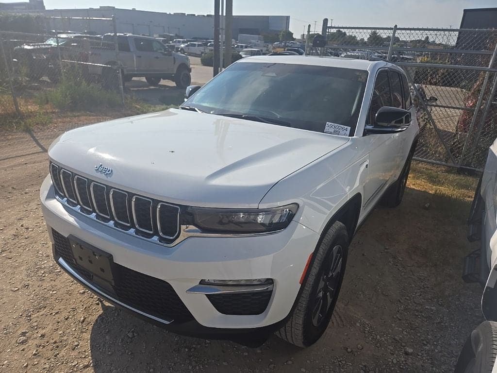 2023 Jeep Grand Cherokee Base — photo 1 of 4