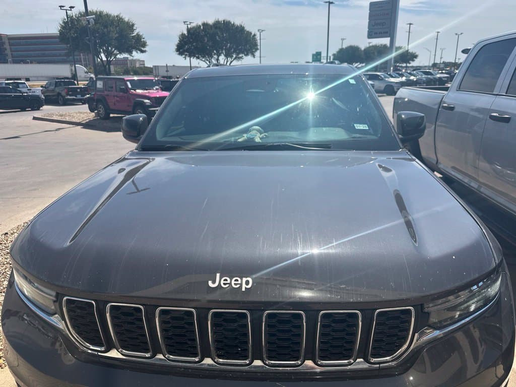 2025 Jeep Grand Cherokee L Laredo — photo 1 of 16
