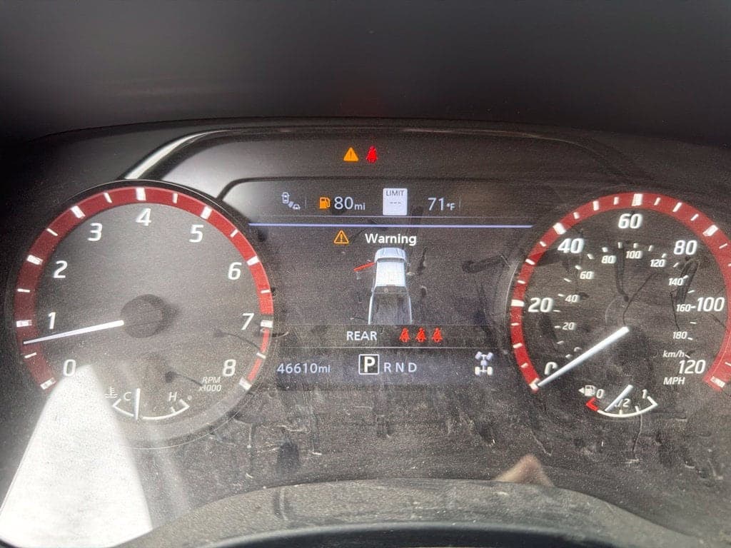 2023 Nissan Frontier PRO-4X — photo 1 of 15
