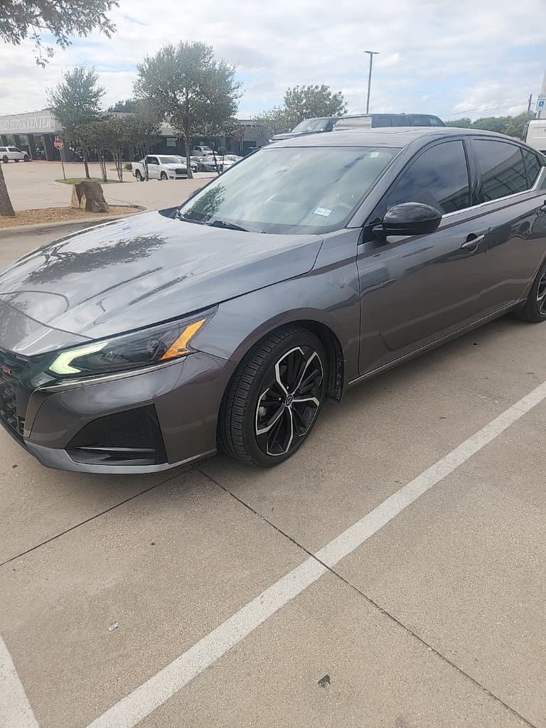 2023 Nissan Altima 2.5 SR — photo 1 of 5