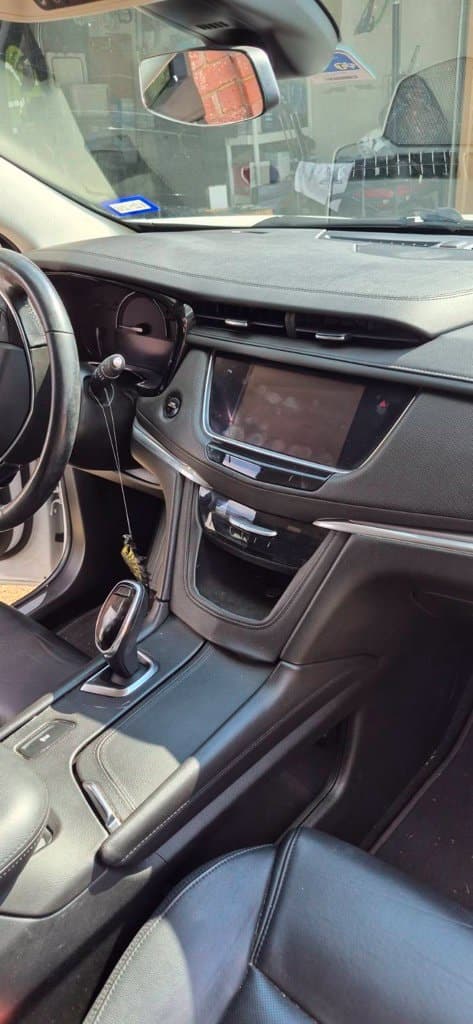 2017 Cadillac XT5 Base — photo 1 of 9