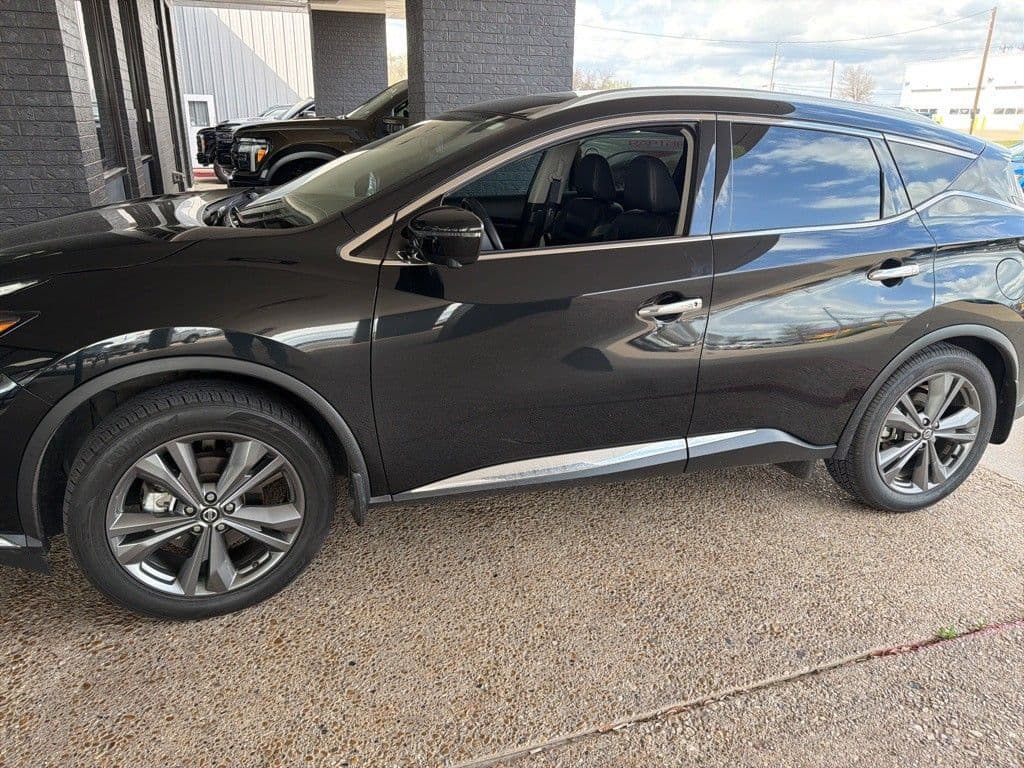 2021 Nissan Murano Platinum — photo 1 of 22