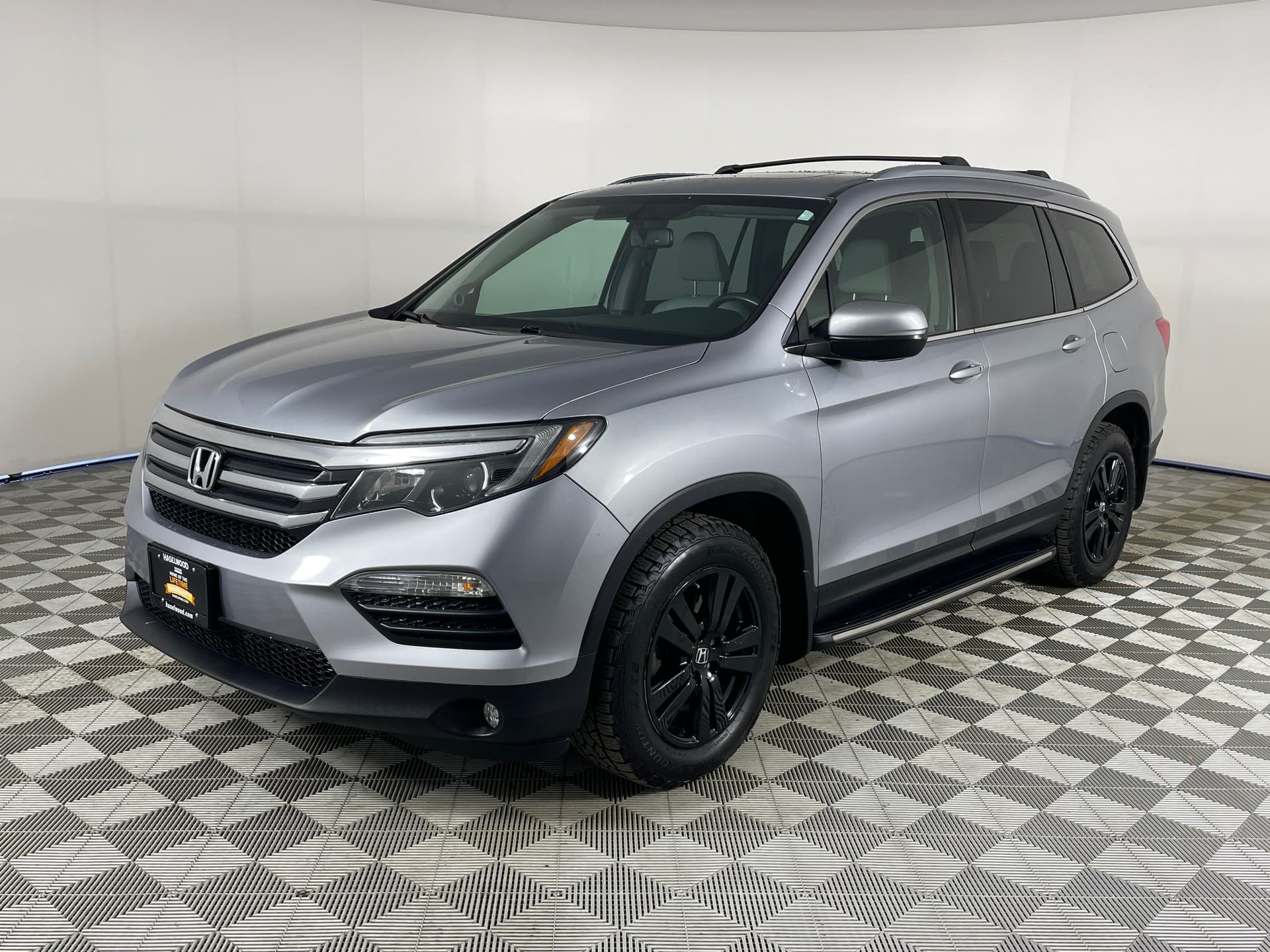 2017 Honda Pilot EX-L — photo 1 of 27