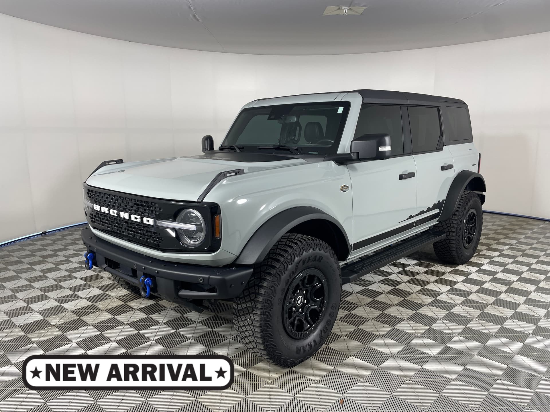 2023 Ford Bronco Wildtrak — photo 1 of 24
