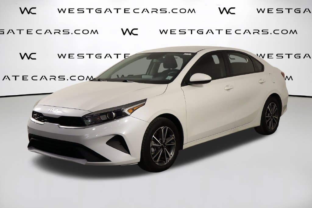 2023 Kia Forte LXS — photo 1 of 43