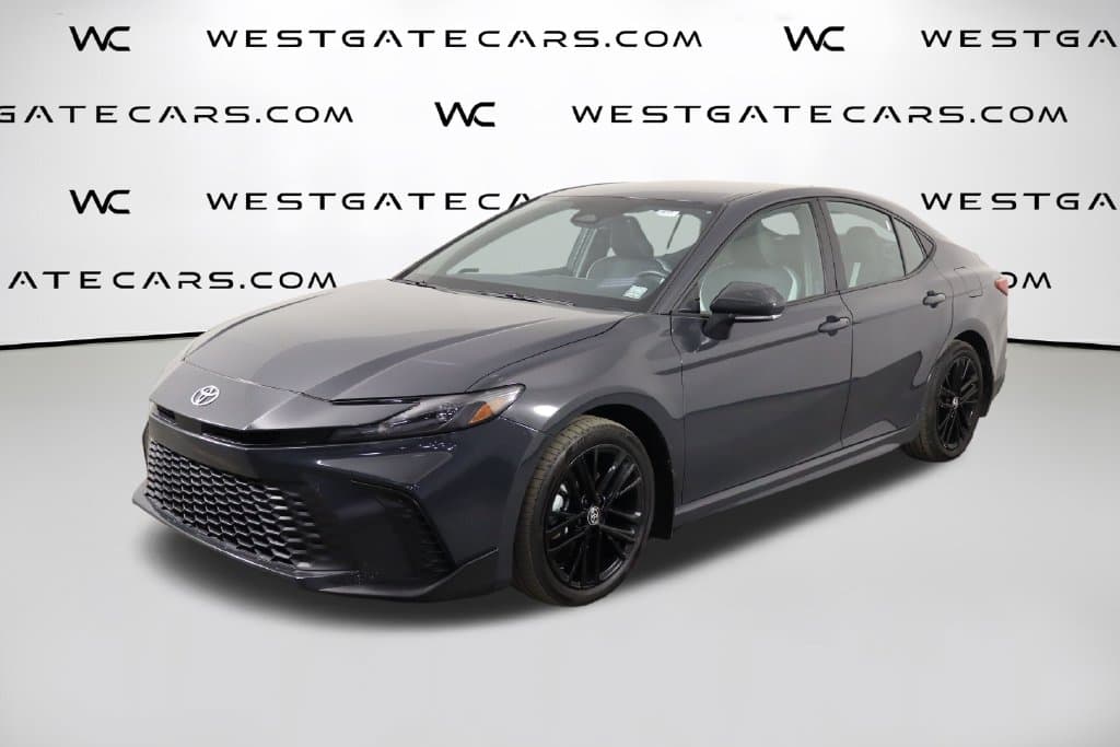 2025 Toyota Camry SE — photo 1 of 51