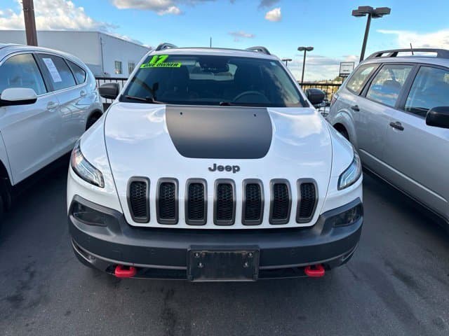2017 Jeep Cherokee Trailhawk — photo 1 of 7