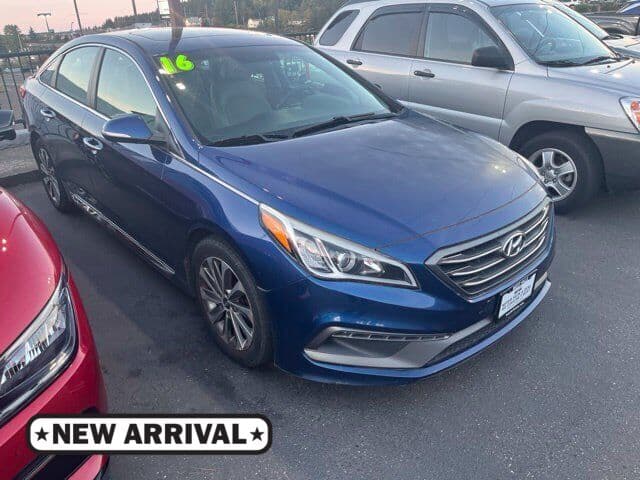 2016 Hyundai Sonata Base — photo 1 of 6