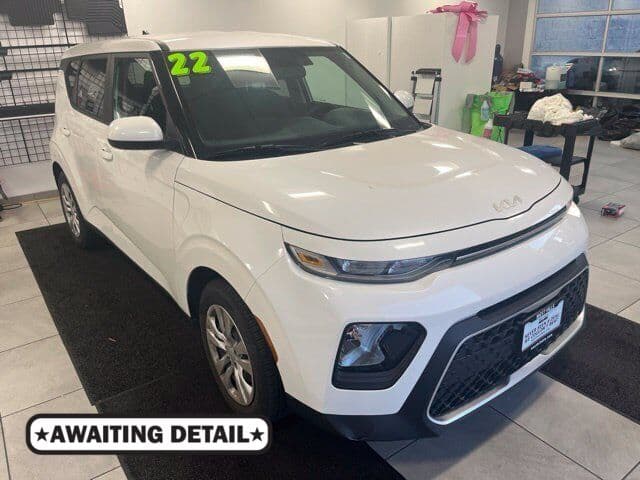 2022 Kia Soul LX — photo 1 of 6