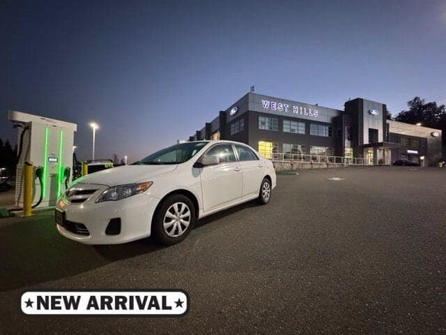 2011 Toyota Corolla LE — photo 1 of 6