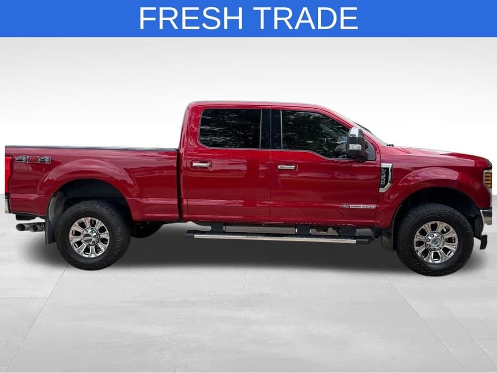 2018 Ford Super Duty F-350 SRW LARIAT — photo 1 of 11