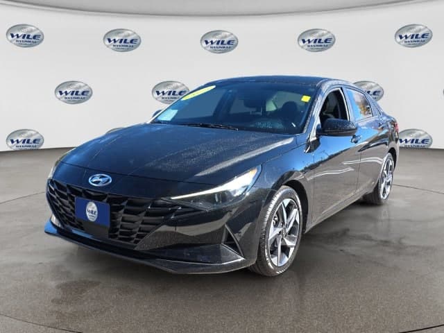2023 Hyundai Elantra SEL — photo 1 of 21