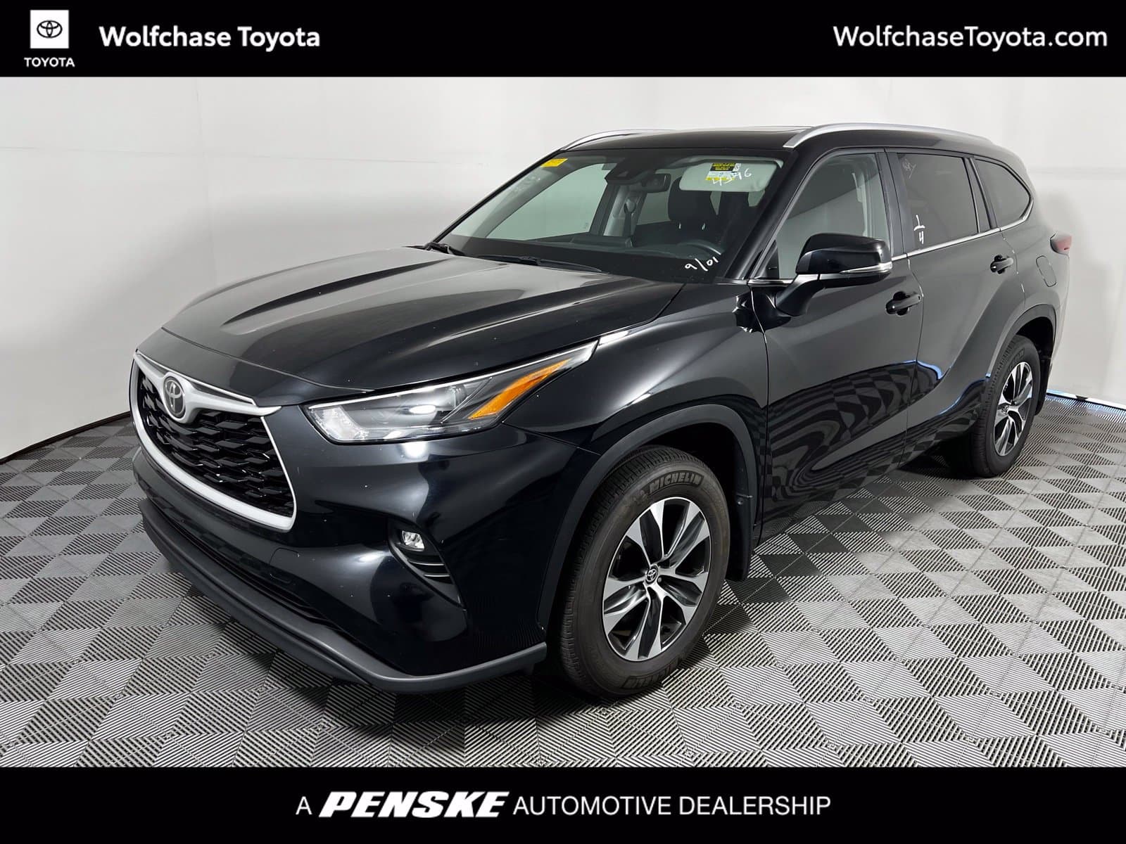 2026 Toyota Highlander XLE — photo 1 of 11
