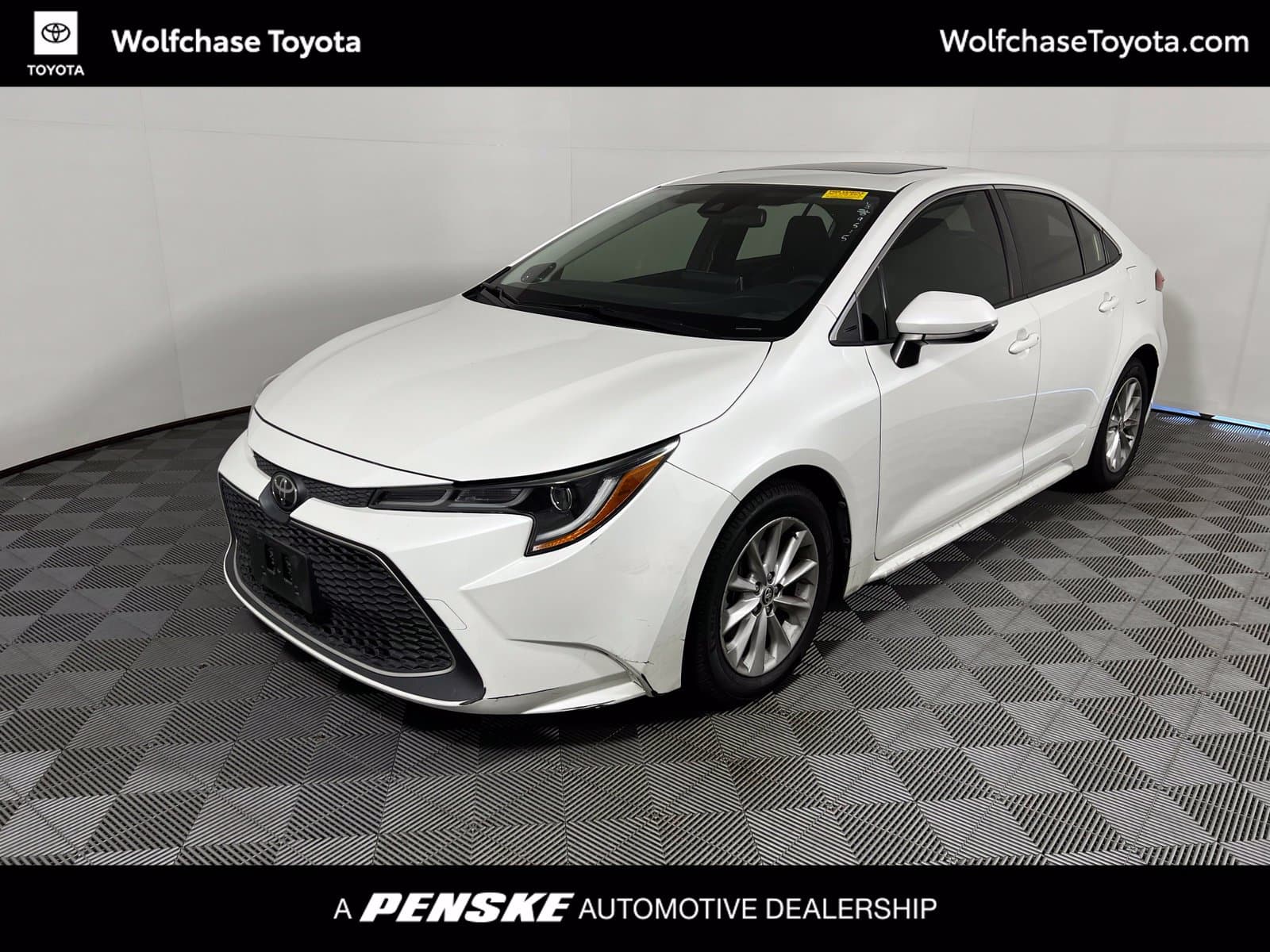 2020 Toyota Corolla XLE — photo 1 of 11